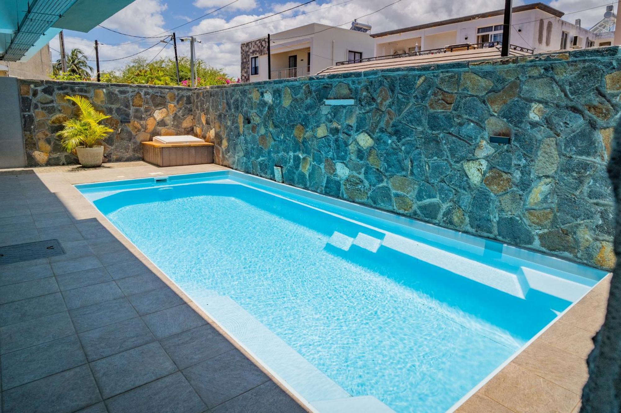 Driftwood Beach Apartment "Oasis In Paradise" Flic en Flac Екстер'єр фото